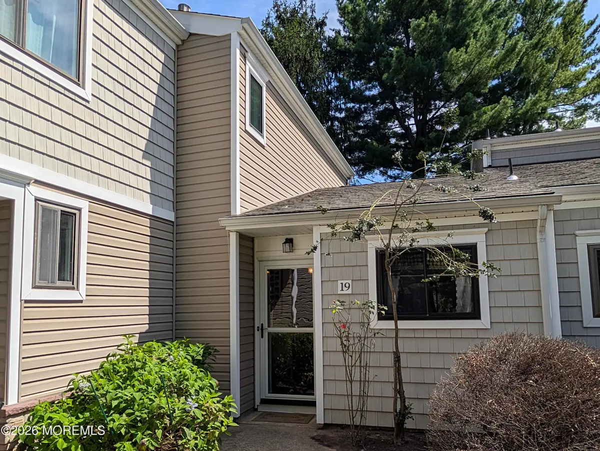 19 Elizabeth Court, Tinton Falls, NJ 07724 - #1