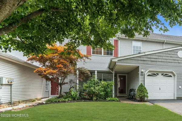 516 Woodbine Lane, Lakewood, NJ 08701