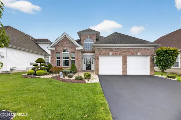 228 Diamond Spring Drive, Monroe, NJ 08831