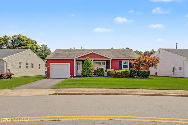 153 Westbrook Drive, Toms River, NJ 08757