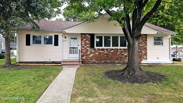 2421 Moore Avenue, Point Pleasant, NJ 08742