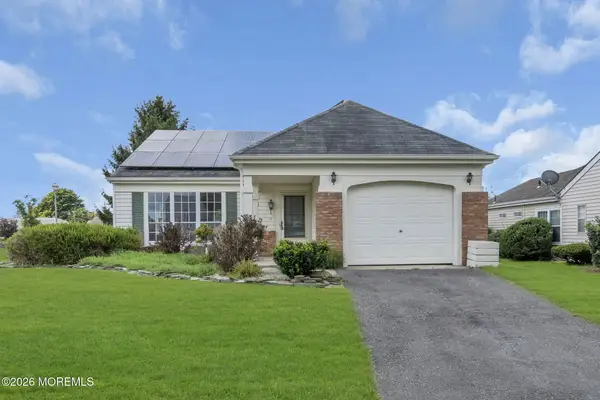 1 Weybridge Place, Manchester, NJ 08759