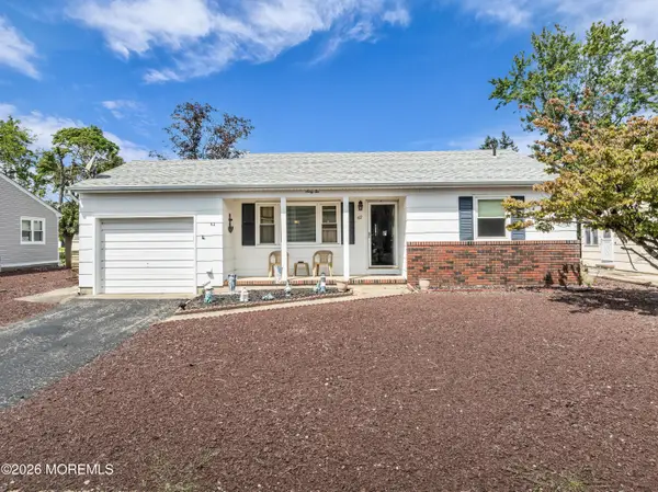 62 Westbrook Drive, Toms River, NJ 08757