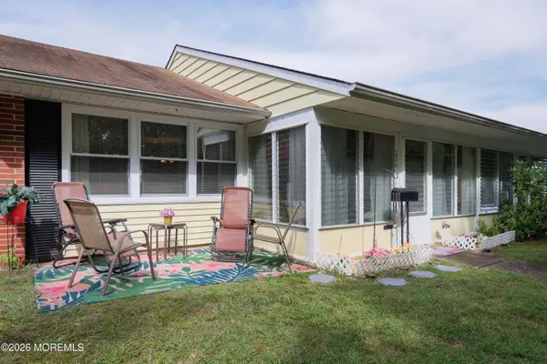 341C Canterbury Court, Lakewood, NJ 08701
