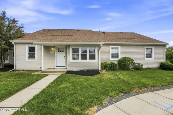 61C Piazza Vittoria, Freehold, NJ 07728