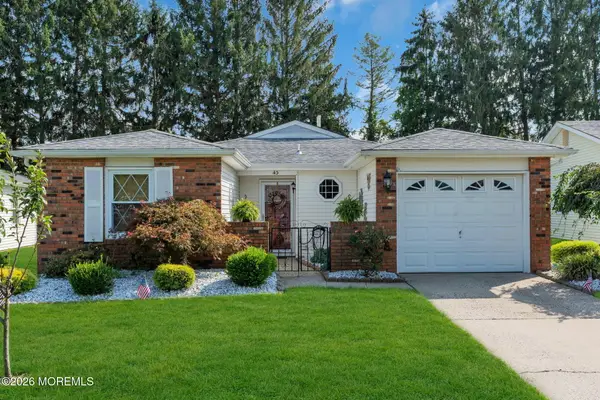 43 Lauren Lane, Brick, NJ 08723