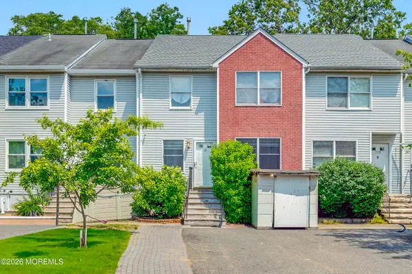 131 Forest Park Circle, Lakewood, NJ 08701