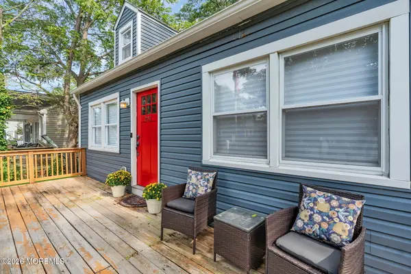 207 Pacific Avenue, Beachwood, NJ 08722