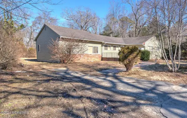 192 5th Street, Howell, NJ 07731