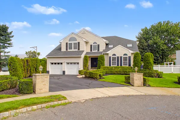 10 Campo Lane, Hazlet, NJ 07730