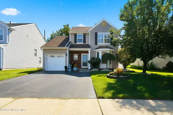 3 Skyline Drive, Hazlet, NJ 07730
