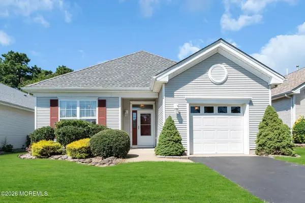 46 Goldensprings Drive, Lakewood, NJ 08701