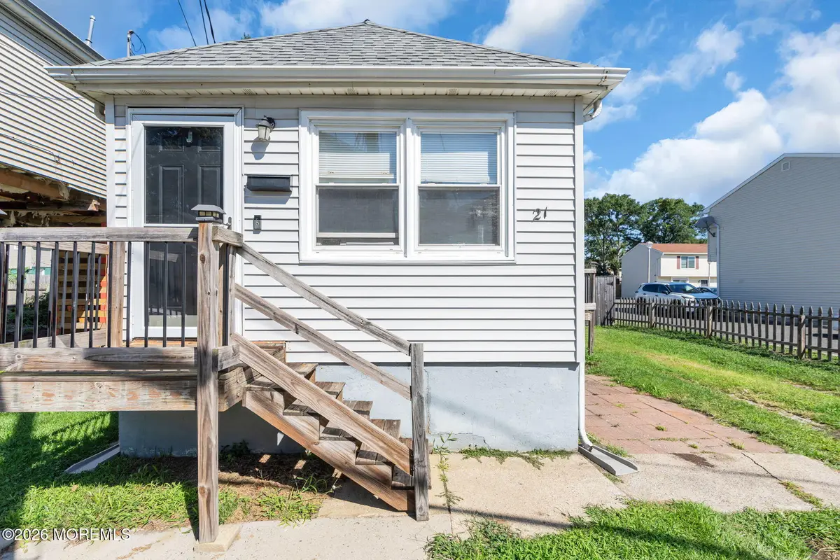 21 Jahn Street, Keansburg, NJ 07734 - #1