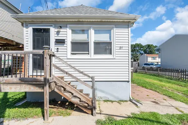 21 Jahn Street, Keansburg, NJ 07734