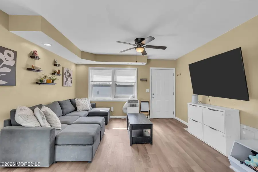 21 Jahn Street, Keansburg, NJ 07734 - #3
