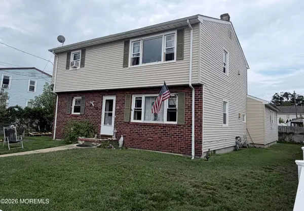 78 Oakwood Place, Keansburg, NJ 07734
