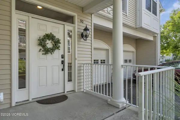90 Bryce Lane, Manahawkin, NJ 08050