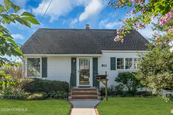 811 Claridge Drive, Spring Lake, NJ 07762