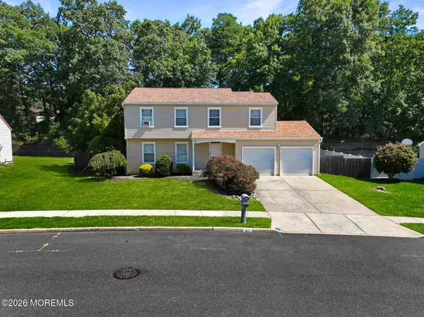 87 Concord Circle, Howell, NJ 07731