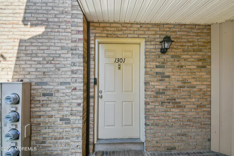 1301 Wellington Place, Aberdeen, NJ 07747 - #3