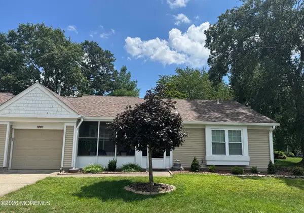 1064B Buckingham Dr, Manchester, NJ 08759