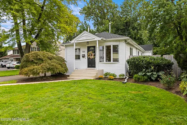 108 Hamilton Avenue, Leonardo, NJ 07737