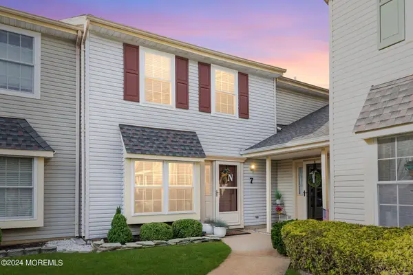 52 Aberdare Court #7, Freehold, NJ 07728