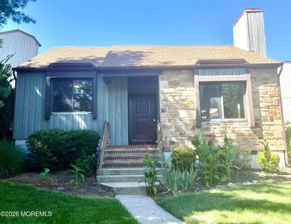 32 Emerald Lane, Old Bridge, NJ 08857