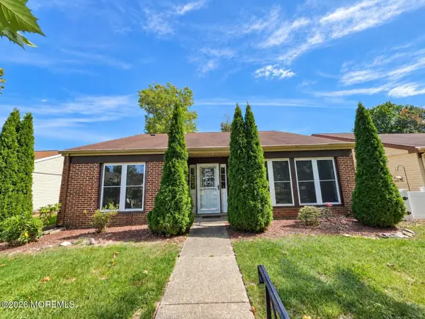 915A Liverpool Circle, Manchester, NJ 08759