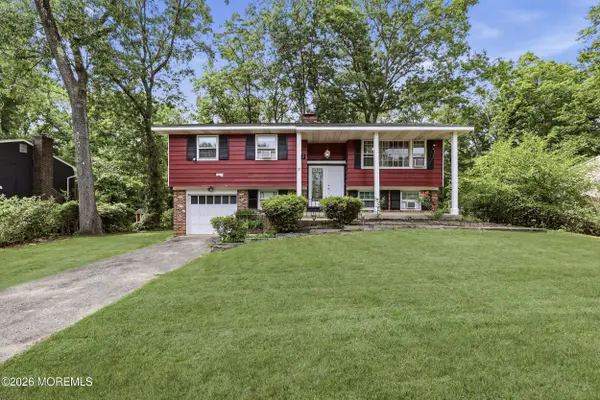 37 Raymond Avenue, Toms River, NJ 08755