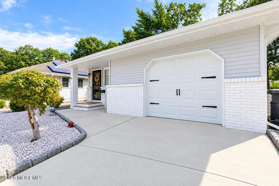 15 Mount Logan Lane, Toms River, NJ 08753 - #3