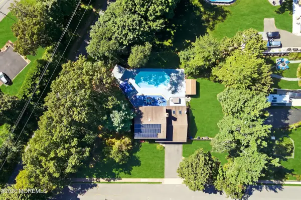 2211 Lark Drive, Allenwood, NJ 08720