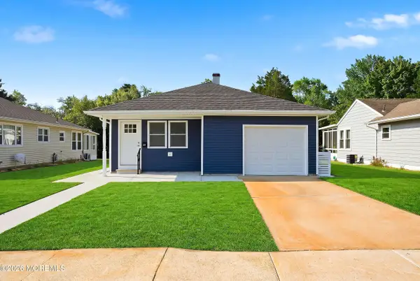 23 Barbados Drive, Toms River, NJ 08757