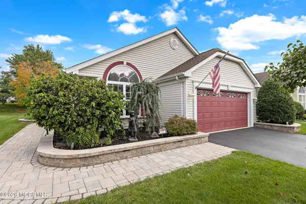 21 Schoolhouse Lane, Lakewood, NJ 08701