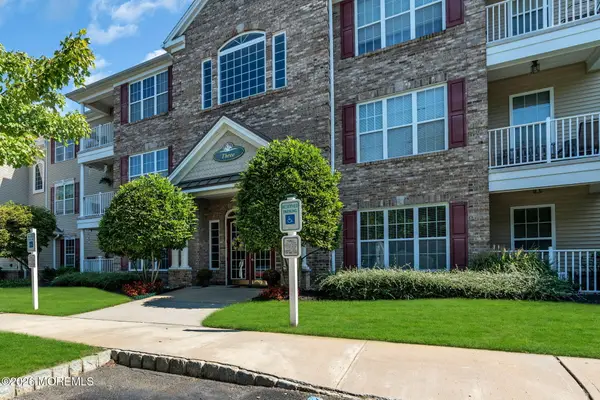 313 Sophee Lane, Lakewood, NJ 08701
