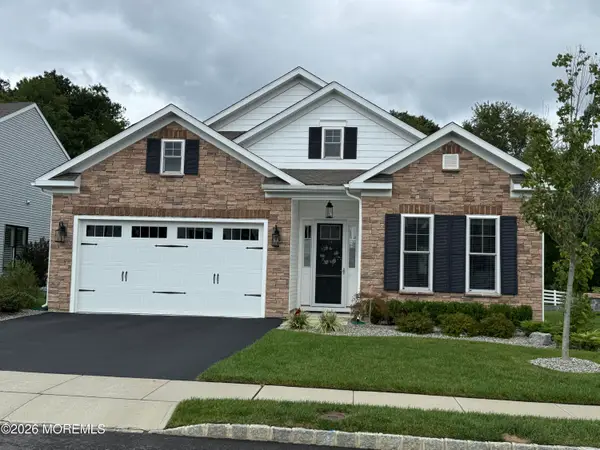 24 Sanctuary Lane, Farmingdale, NJ 07727