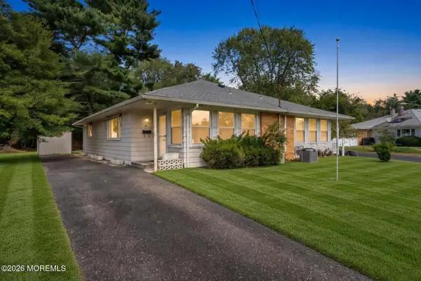48 Berkshire Court, Toms River, NJ 08753