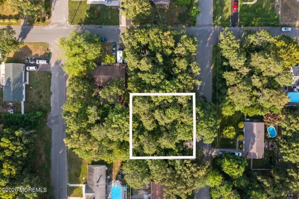 629 Tenth Avenue, Toms River, NJ 08757