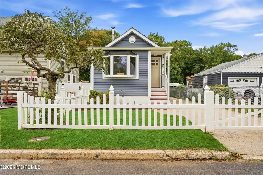 9 Briarcliff Place, Port Monmouth, NJ 07758 - #3