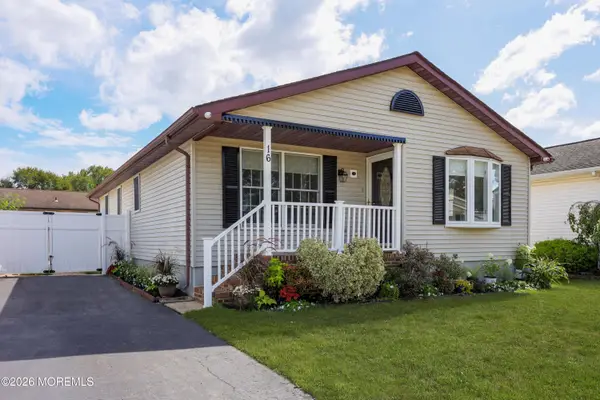 16 Pine Tree Lane, Manalapan, NJ 07726