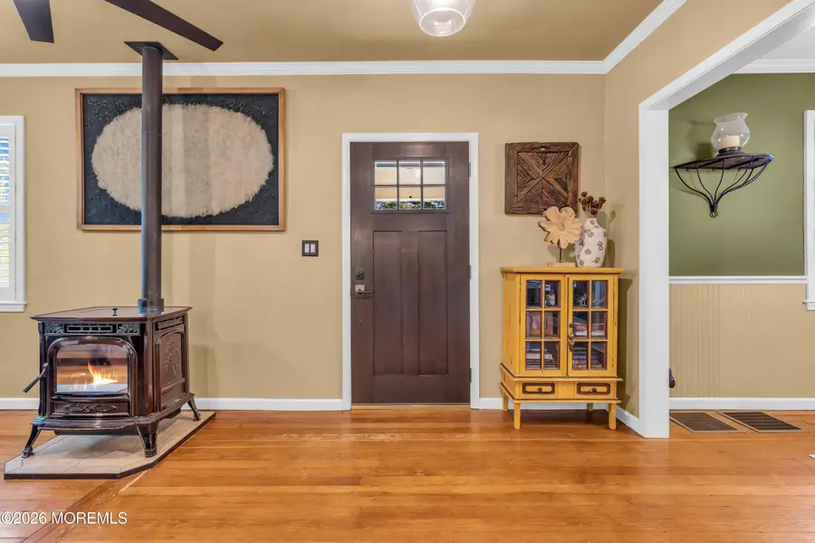 542 Clinton Avenue, Belford, NJ 07718 - #3