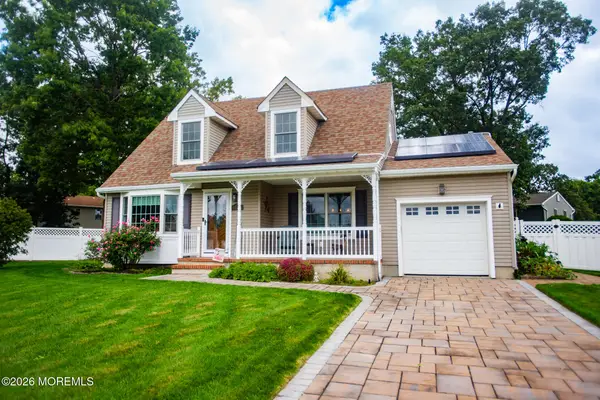 107 Eric Court, Toms River, NJ 08753