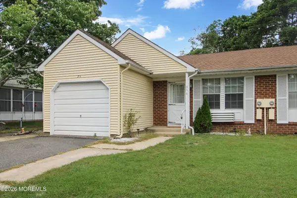 8A Quincy Drive, Whiting, NJ 08759