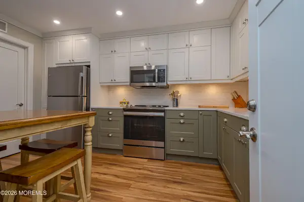867 B Liverpool Circle, Manchester, NJ 08759