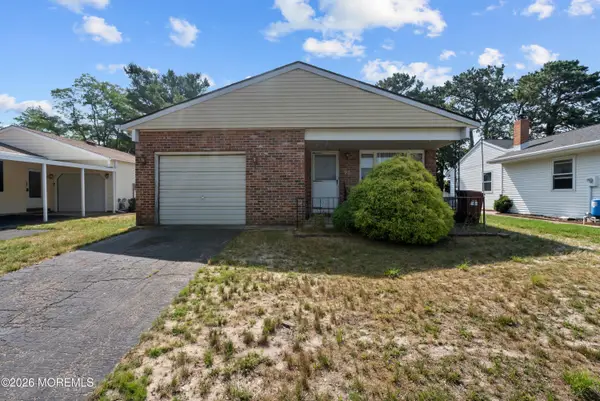 22 Encinitas Drive, Toms River, NJ 08757