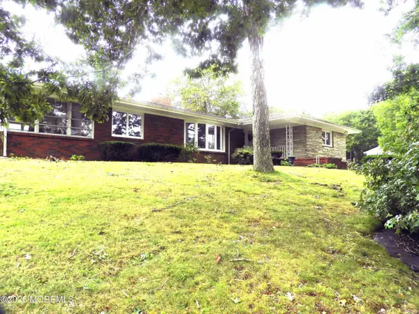 864 Breezy Oaks Drive, Toms River, NJ 08753