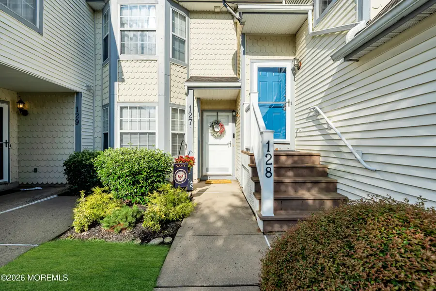 127 Evergreen Court, Freehold, NJ 07728 - #2