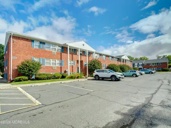 32A Woodedge Avenue #8, Edison, NJ 08817