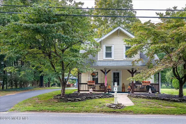 62 Taylors Mills Road, Manalapan, NJ 07726