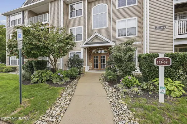 378 Saint Andrews Place #378, Manalapan, NJ 07726
